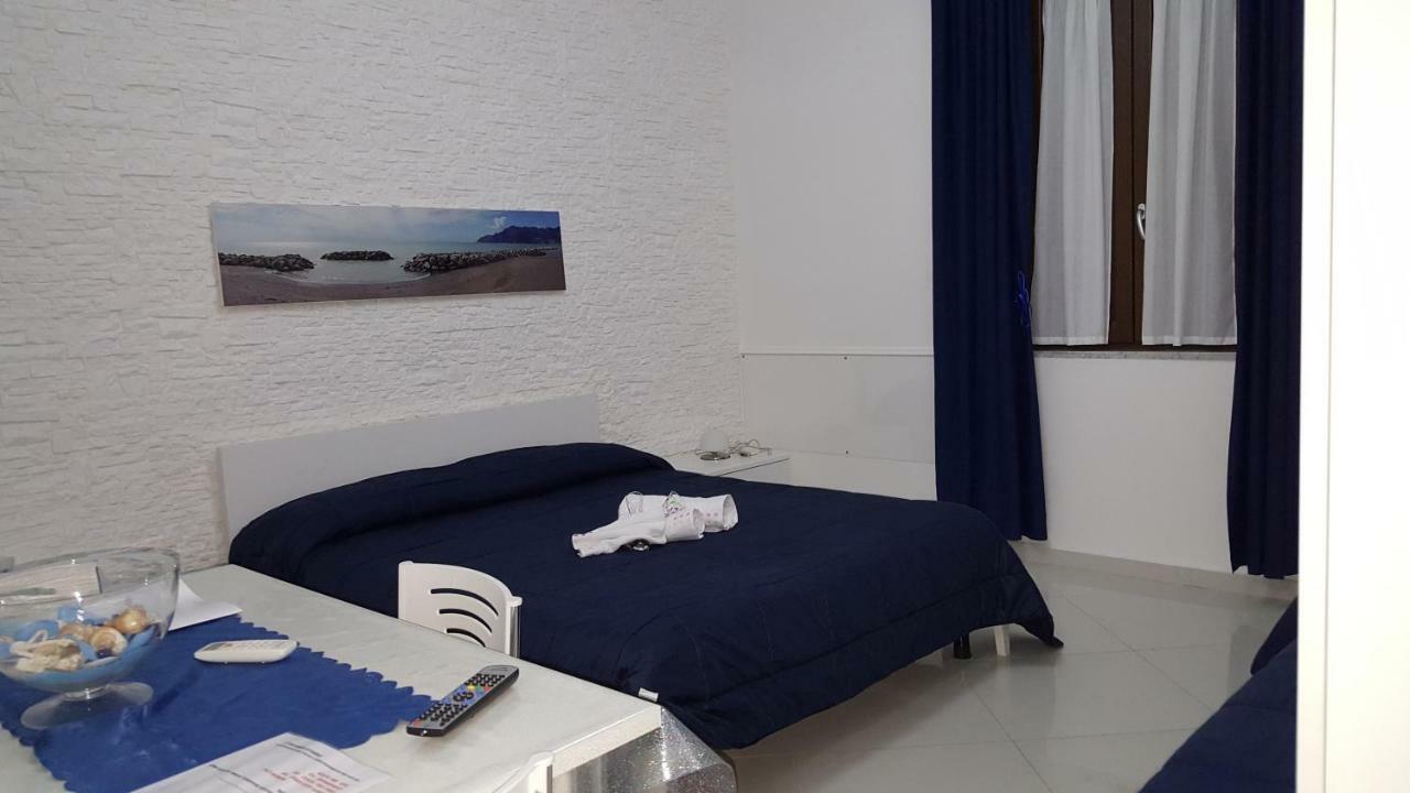 Al Porticciolo Bed & Breakfast Salerno Exterior photo