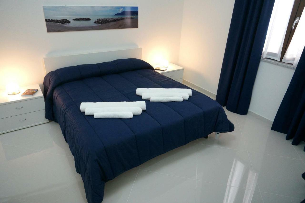 Al Porticciolo Bed & Breakfast Salerno Exterior photo