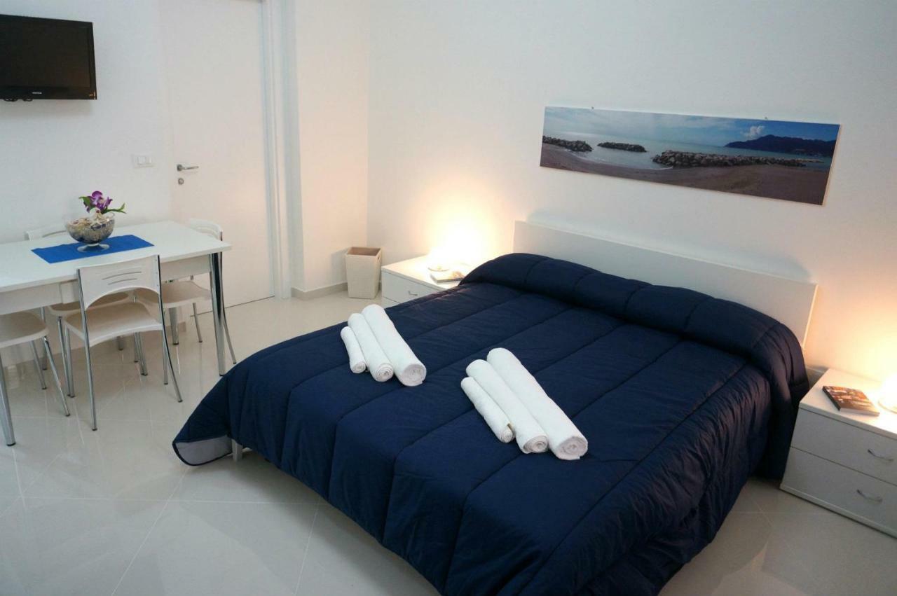 Al Porticciolo Bed & Breakfast Salerno Exterior photo