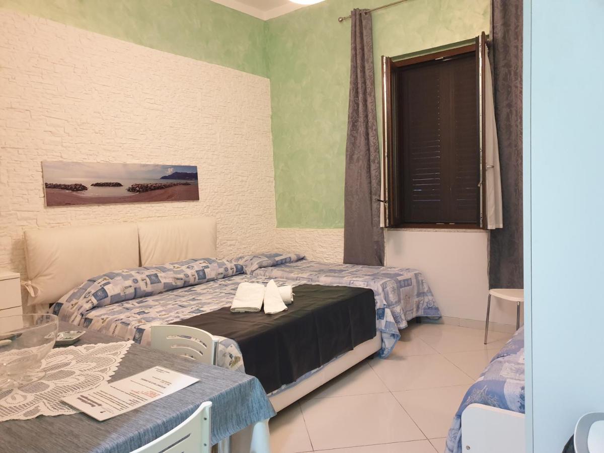 Al Porticciolo Bed & Breakfast Salerno Exterior photo